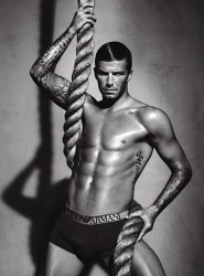 778385m33667fdavid_beckham_armani-underwear_02w600h600